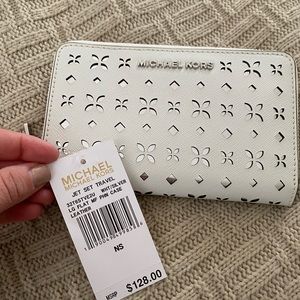 Michael Kors Jet Set Travel Large Flat Phone Case Wristlet Wallet.